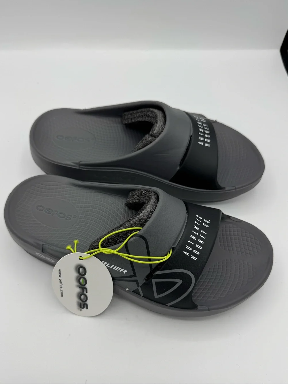 Oofos Black Slide Sandals ooahh sport unisex Bauer Slate 25 size junior 4 new